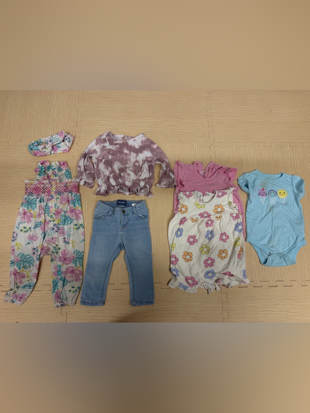 baby girl 7pcs clothing bundle 12mos MAKE OFFERS! Check my other baby listings!